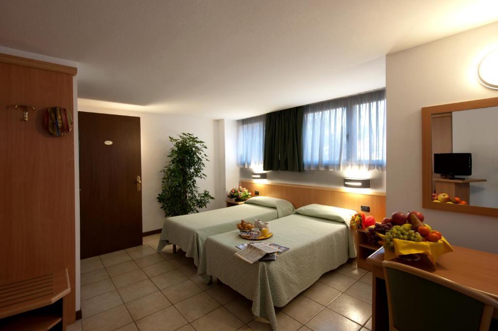 Hotel Roma Cassano Magnago Bilik gambar