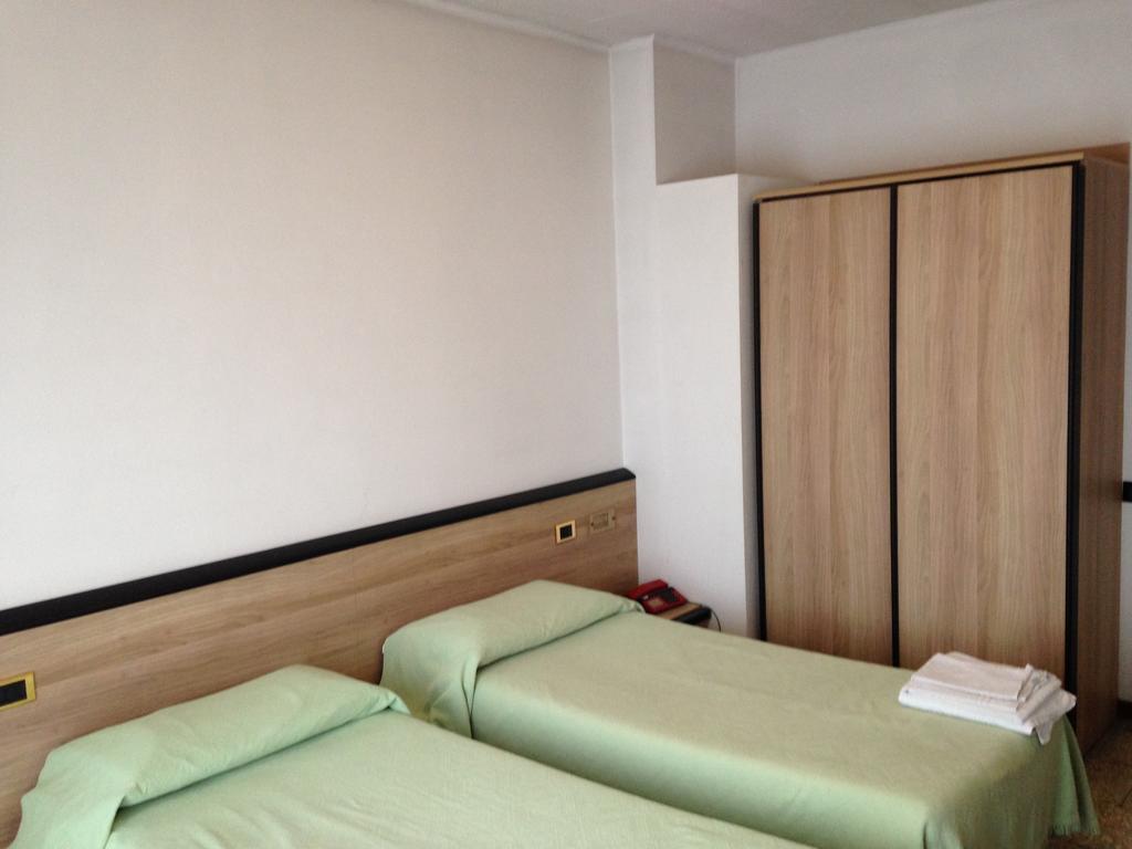 Hotel Roma Cassano Magnago Luaran gambar