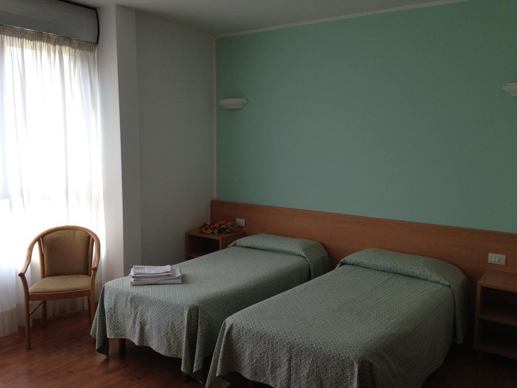 Hotel Roma Cassano Magnago Luaran gambar