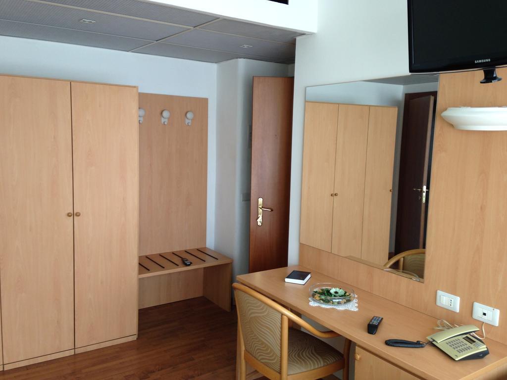 Hotel Roma Cassano Magnago Luaran gambar